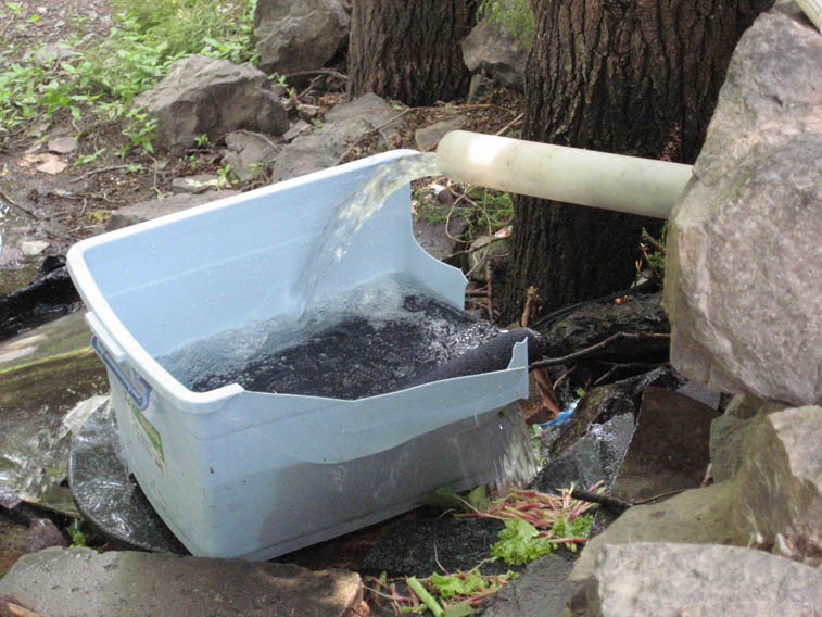 水站的水真不错！老流着有点浪费