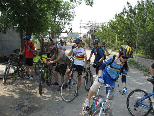 找一凉快地儿！