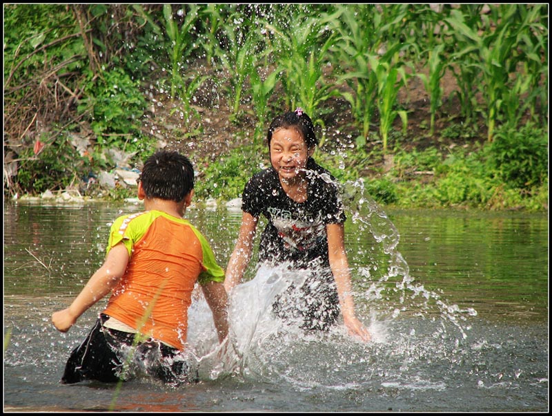 童年戏水2.jpg