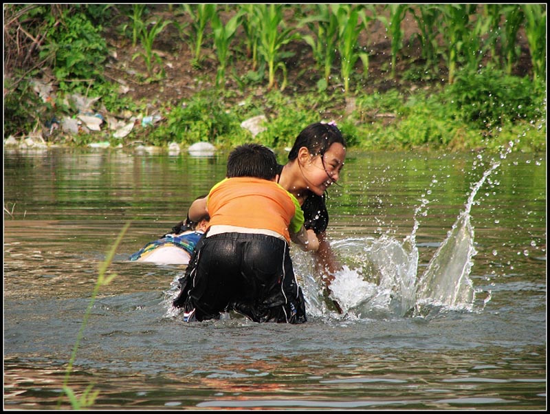 童年戏水3.jpg