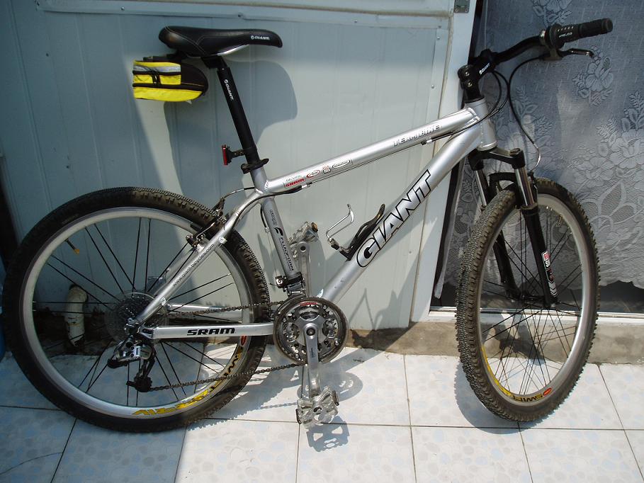 ATX庆典 银色 原车 八成新