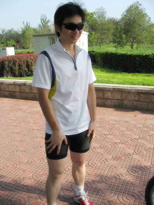 少校你肩膀还疼吗？