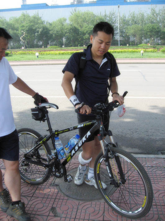 其实还是那车好看，是我的！哈哈