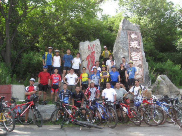 我们到戒台寺了！