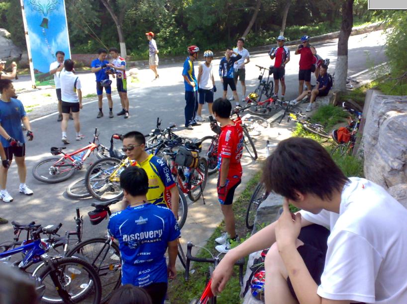 车子也累了，有躺下休息了！