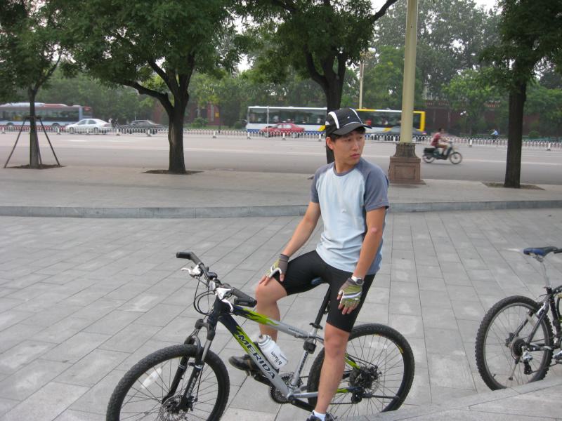 这小伙真帅呆了...