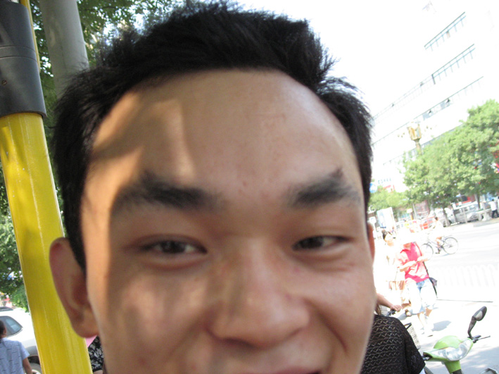 我很喜欢他的眉毛，真的