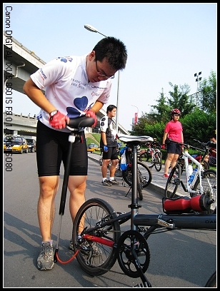 请注意，与上边的图不是同一辆车喔。