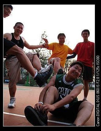 叫你偷喝 叫你自己喝 被欧了