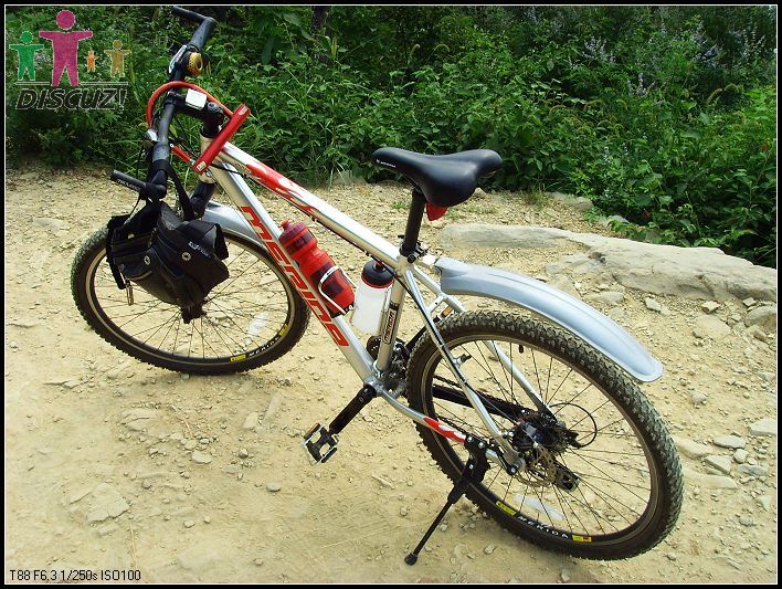 实在蹬不动了，开始推，腰包都只能挂在车上