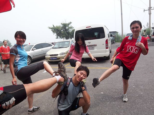 困了还敢那么大声？我踩，我踩，我踩扁你