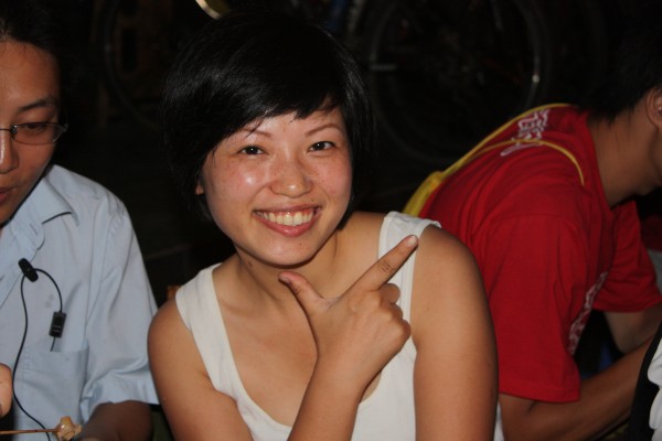 为我们送行的成都美女