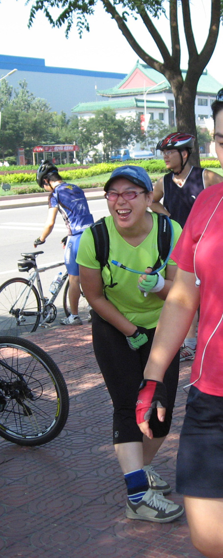 很喜欢龙龙这张，看到她那么开心，我也很快乐！～