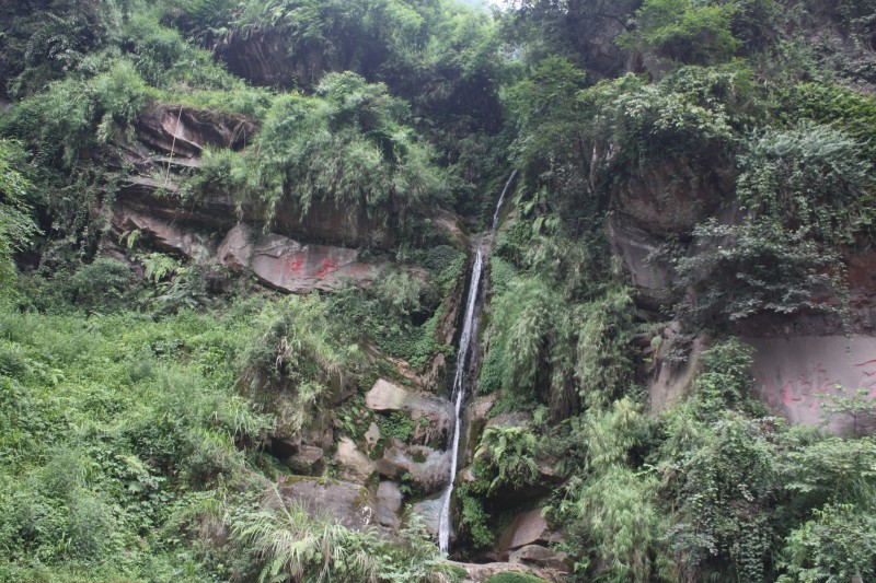 飞流直下三千尺