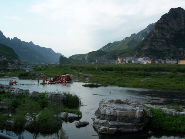 到了，住的地方门前