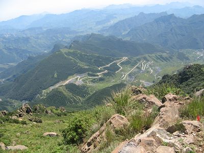 53 远处的路其实不是我们骑的路.jpg