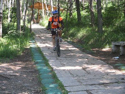 76 这样的百花山路还能骑--就是太短了.jpg