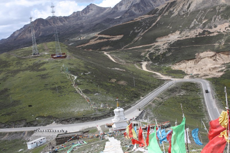 鸟瞰折多山垭口