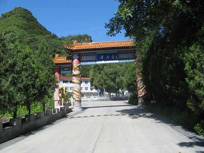 13 四马台村--家家住别墅，据说是因为煤矿.jpg