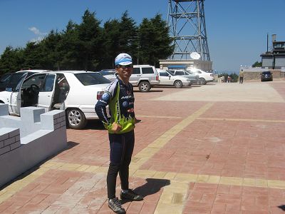 48 老赵在白草泮顶.jpg