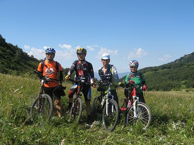 67 百花山合影.jpg