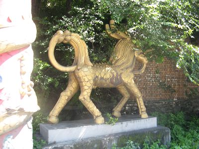 12 四马台村的麒麟.jpg