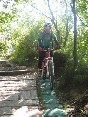 73 456继续下山.jpg