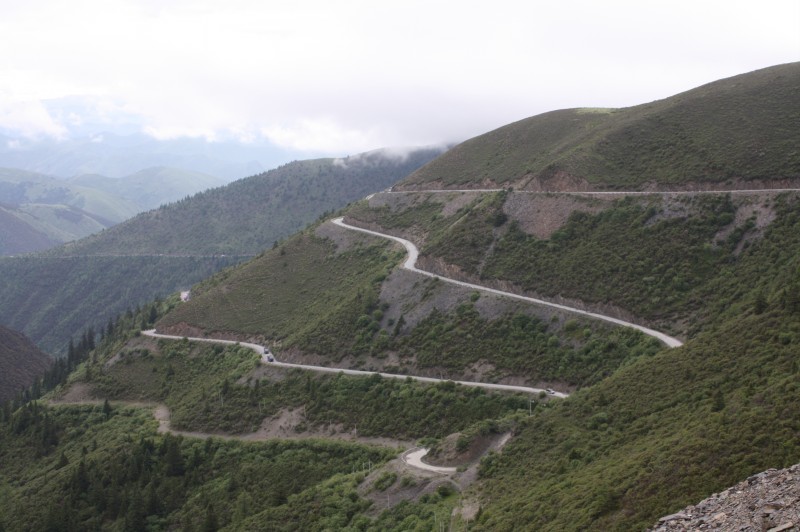 到垭口最后一段爬坡路