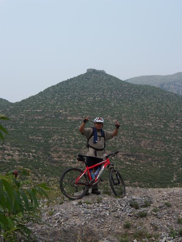 路边一平台，景色不错