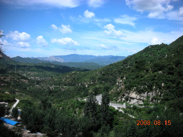 右侧远山那一线，看到了