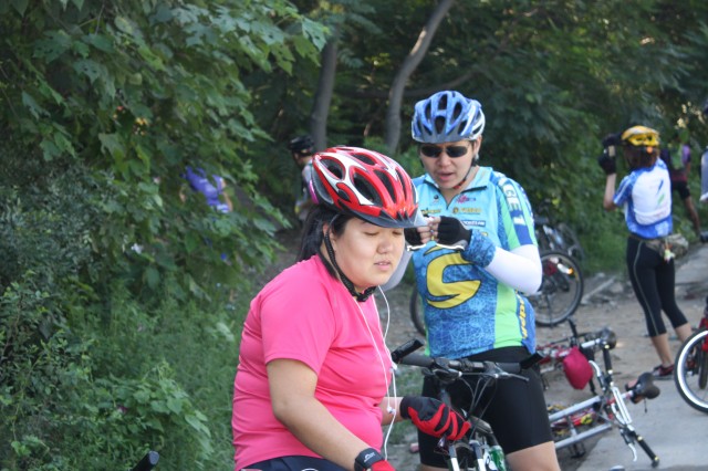 昨晚莫莫肯定没睡好