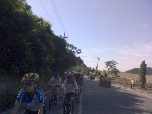 浩浩荡荡的队伍