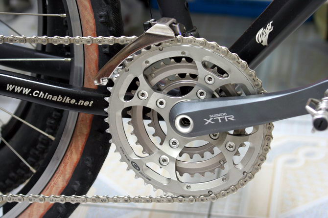 这就是魔术扣的构造，很简单，但是很有用，sram我们所卖过的高端链条都配套有这样的，而kmc的dx10，x9，x10原装也都带有 ...