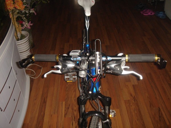 ABR车把座杆一共200元 这要是在我们这里400元能拿下就不错...