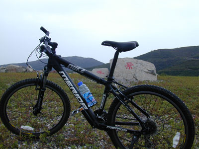 这里风景不错，小风飕飕的,一个人也没有