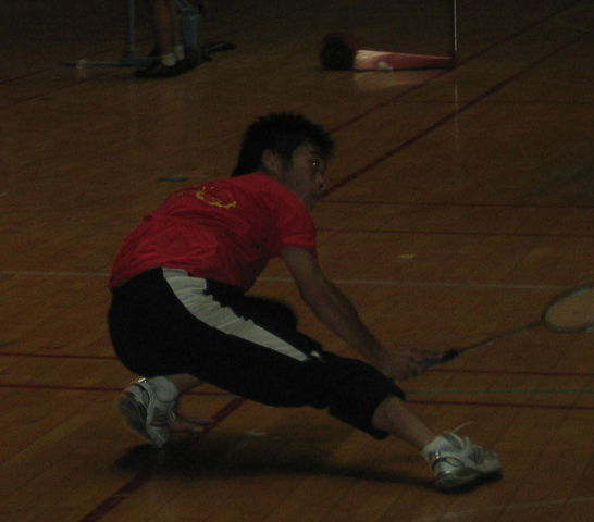 口水：我一边压腿，一边打球，不行啊？