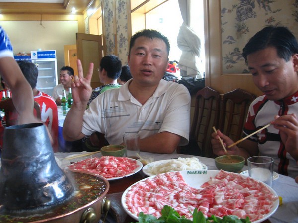 左面 老赶   右面乐乐