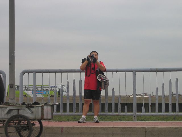 就是他啦！摄影师！