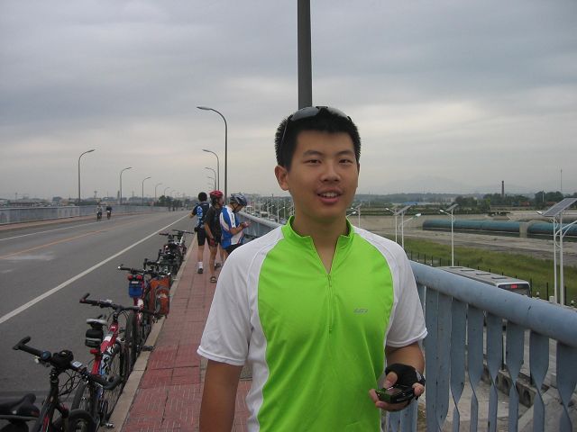 给年轻的精彩帅哥来个特写