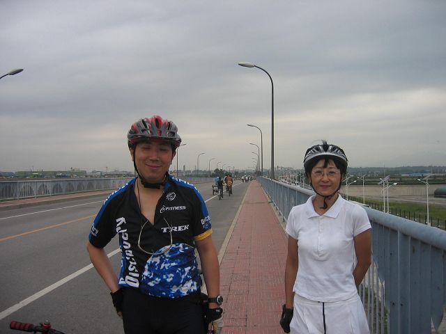 雨儿yuer和小荆报道，小荆是博士后耶！