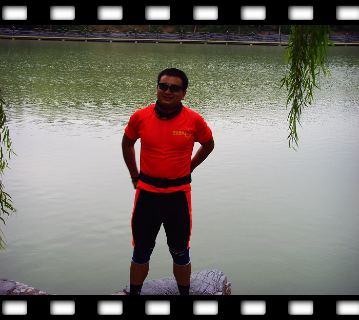 公园里的怪叔叔