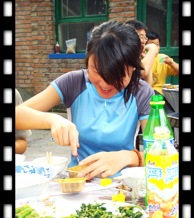 老嚎热情提供的月饼，当蛋糕分啦