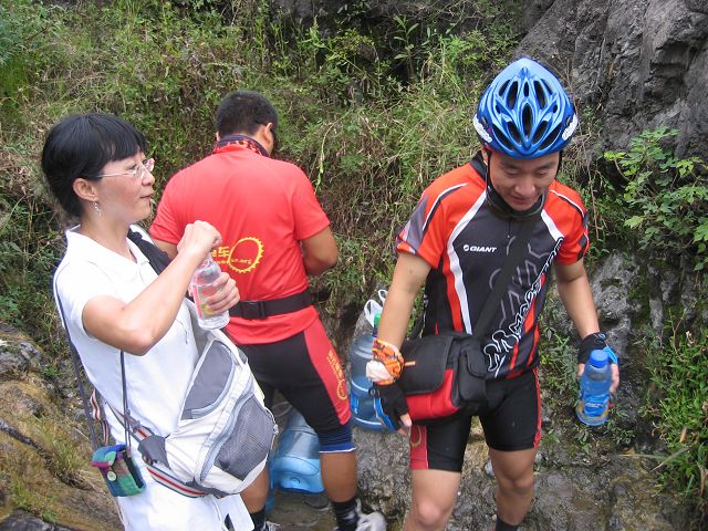 据说这里有矿泉水，我们闻风而来