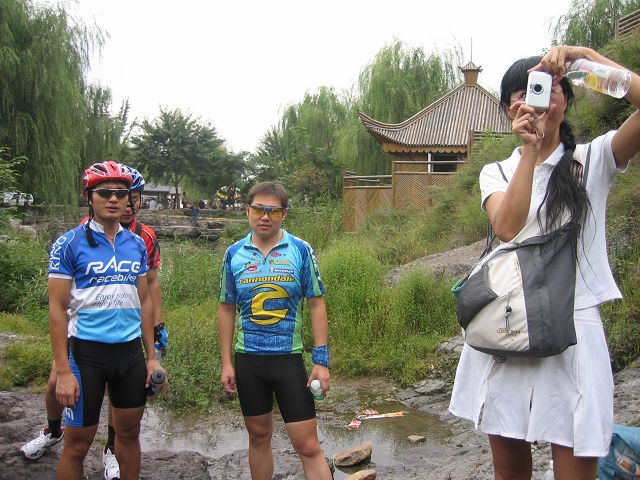 雨儿yuer偷拍，被我发现了，反偷拍成功