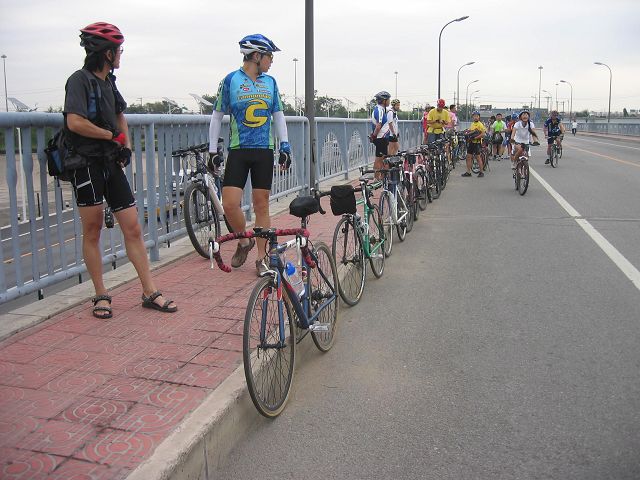 看这一溜车，壮观吧？