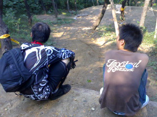 上班开会!上学开会!上山下山还要开会!