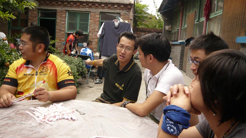 英语教师：我饿得想把那树吃了