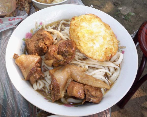 小T亲自下厨为晴天做的生日面，巨香，鸡汤手擀面，绝了