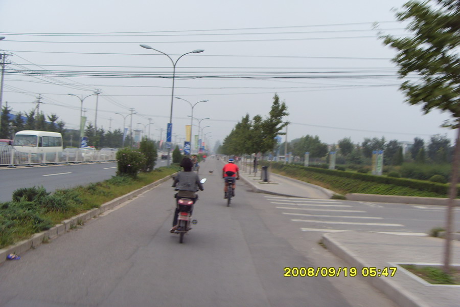 豪客（豪气干云状）：“看！又超一辆三八式啦！兄弟们，向前冲！fire in the hole!!!” ... ... ... ... ...