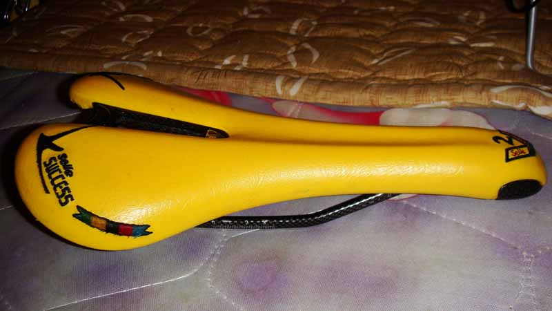 后来买了这个座子，漂亮，但还是觉得硬